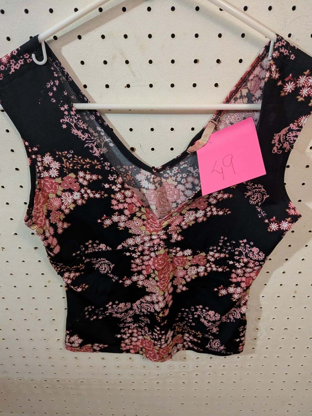 Forever 21 Black Floral Sleeveless V-Neck Crop Top